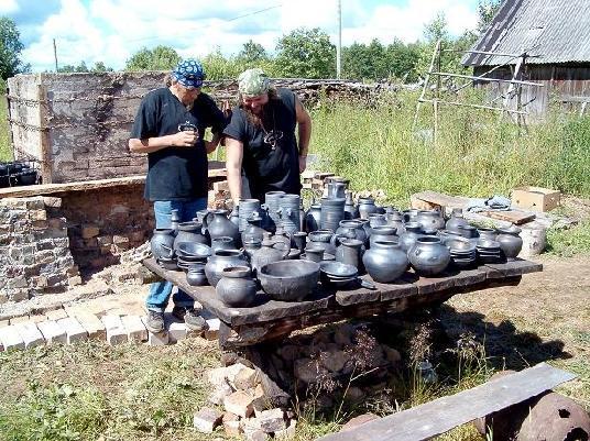 Naujai pastatytos keramikos degimo krosnies užkūrimas